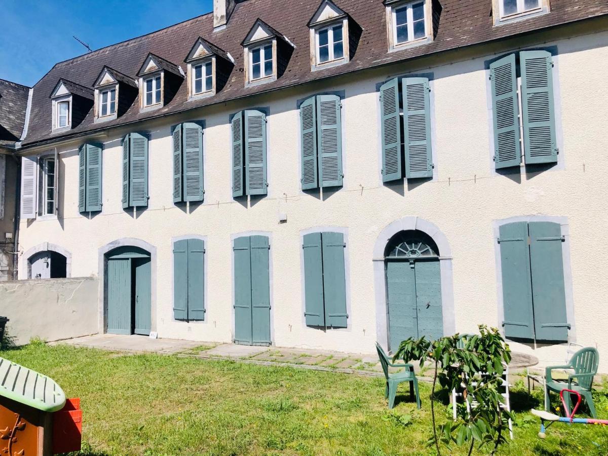 Une Maison De Famille Oloron-Sainte-Marie Eksteriør bilde