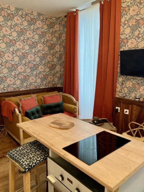 Une Maison De Famille Oloron-Sainte-Marie Eksteriør bilde