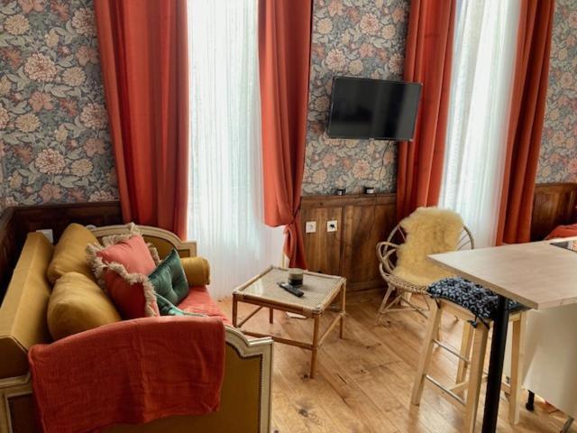 Une Maison De Famille Oloron-Sainte-Marie Eksteriør bilde