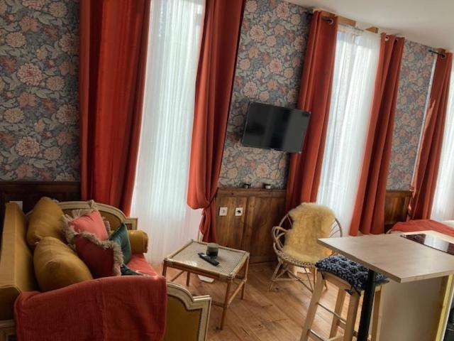 Une Maison De Famille Oloron-Sainte-Marie Eksteriør bilde